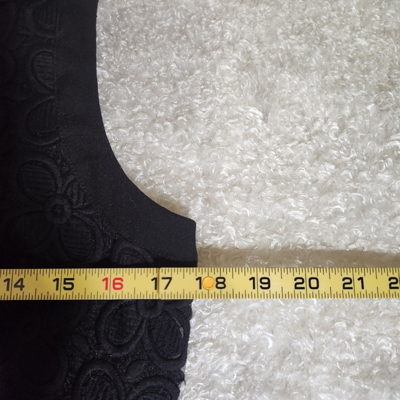 V Christina Black Baroque Peplum Vest - Picture 6 of 8